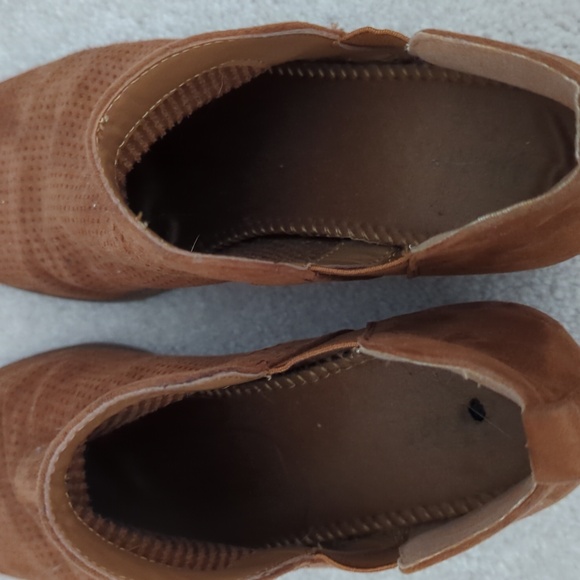 Ankle Boots - Picture 5 of 6